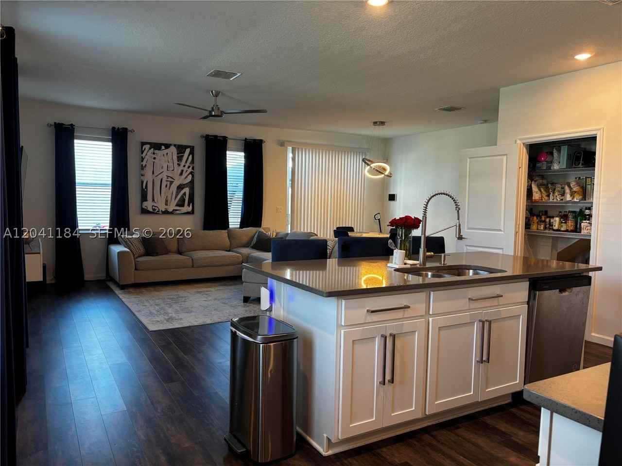 6359 Sailpointe Ln - Photo 5 of 33
