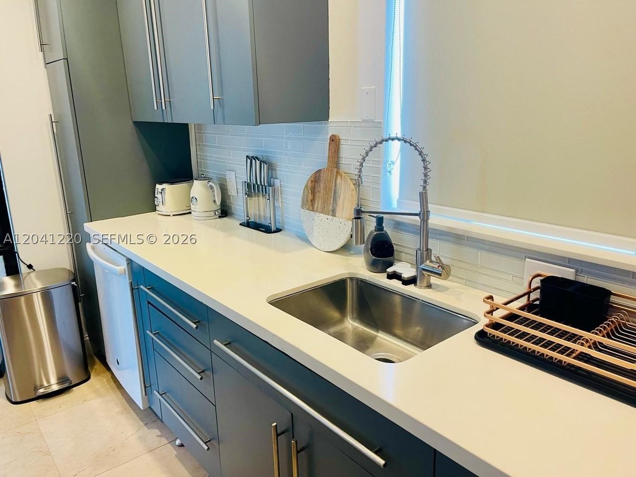 338 Roosevelt St #1001 - Photo 6 of 11
