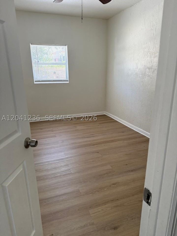 13567 Sw 264th Ter - Photo 4 of 18