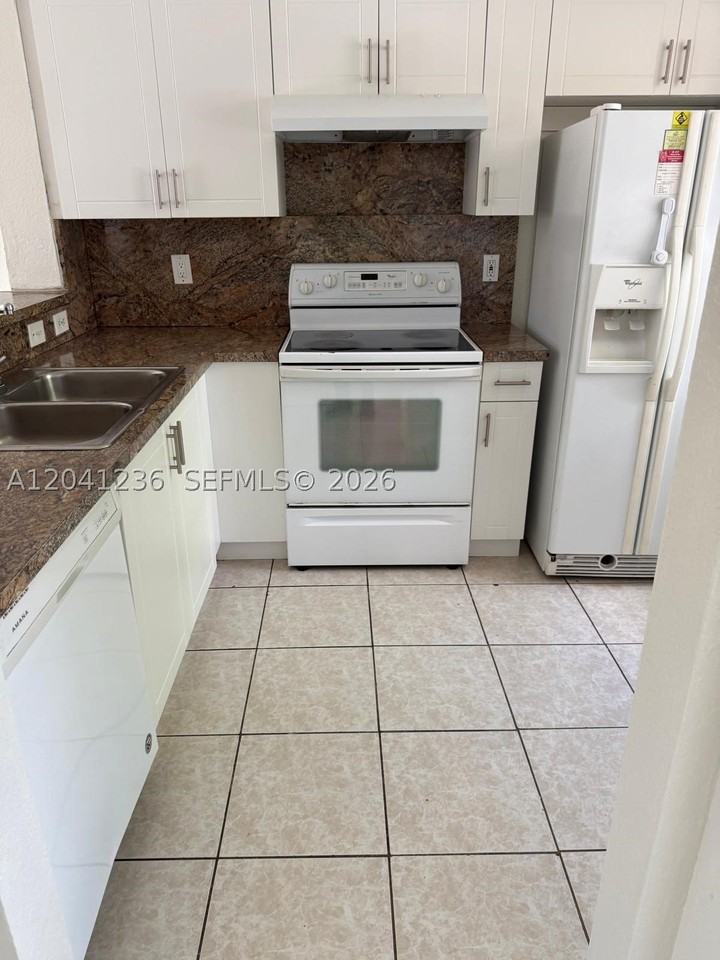 13567 Sw 264th Ter - Photo 5 of 18