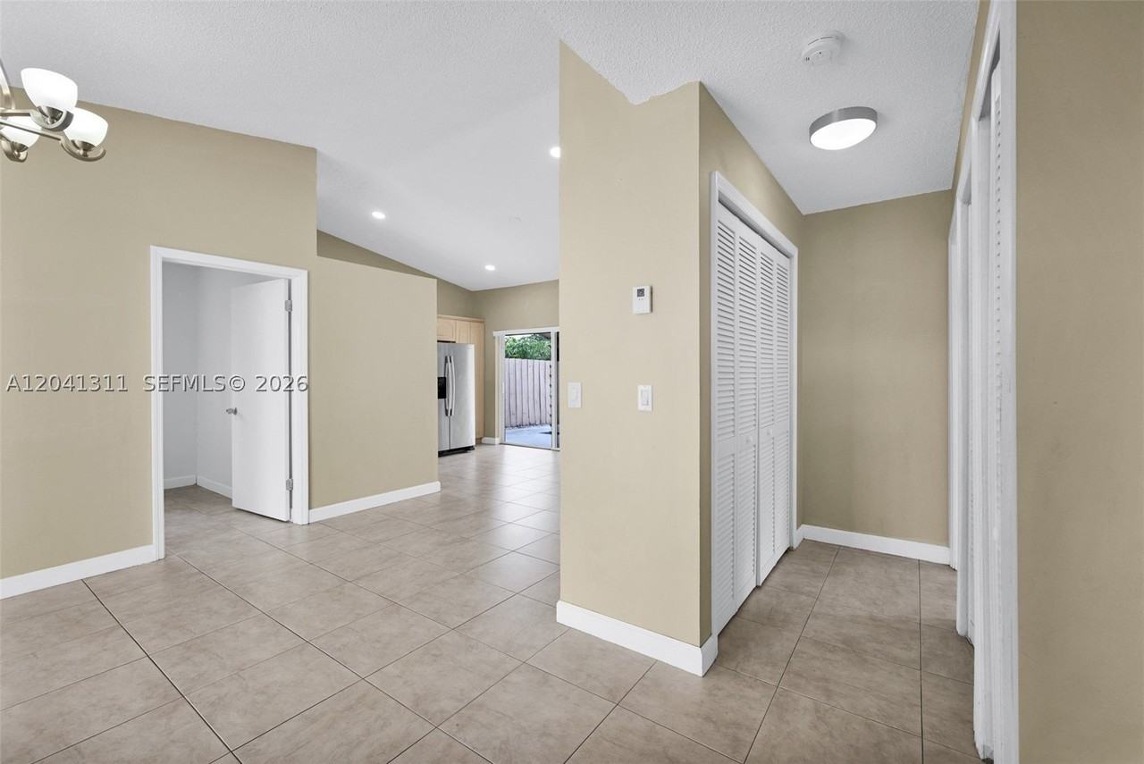 4471 Sw 138th Ct - Photo 3 of 26
