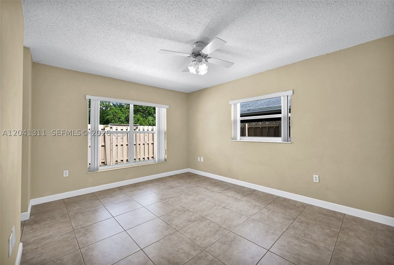 4471 Sw 138th Ct - Photo 4 of 26