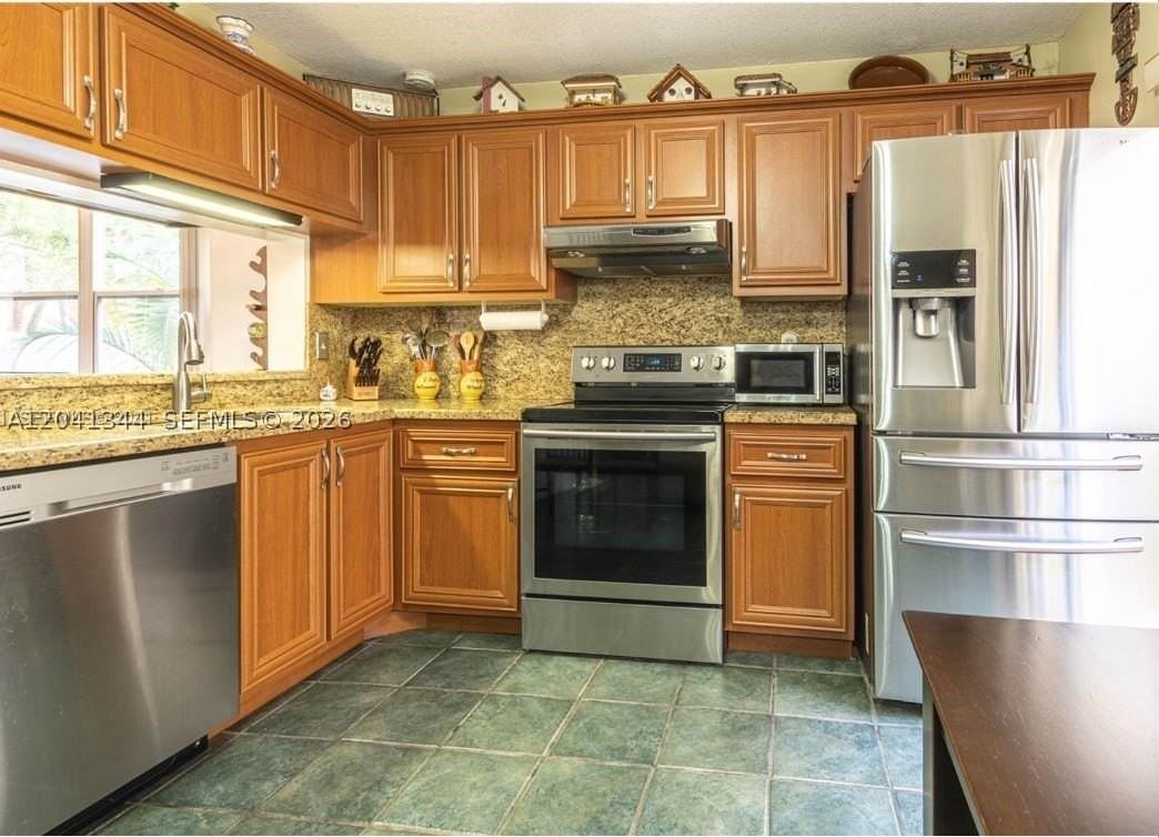 11938 Nw 12th St - Photo 2 of 16