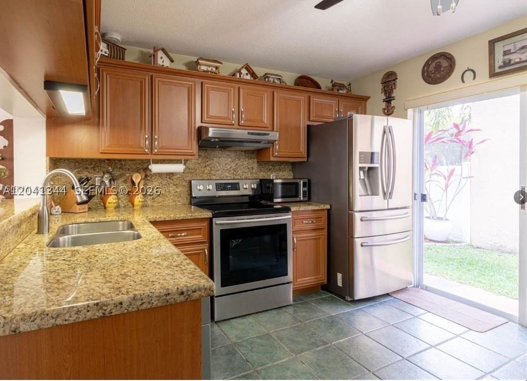 11938 Nw 12th St - Photo 3 of 16
