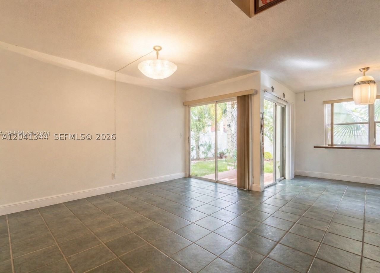 11938 Nw 12th St - Photo 6 of 16