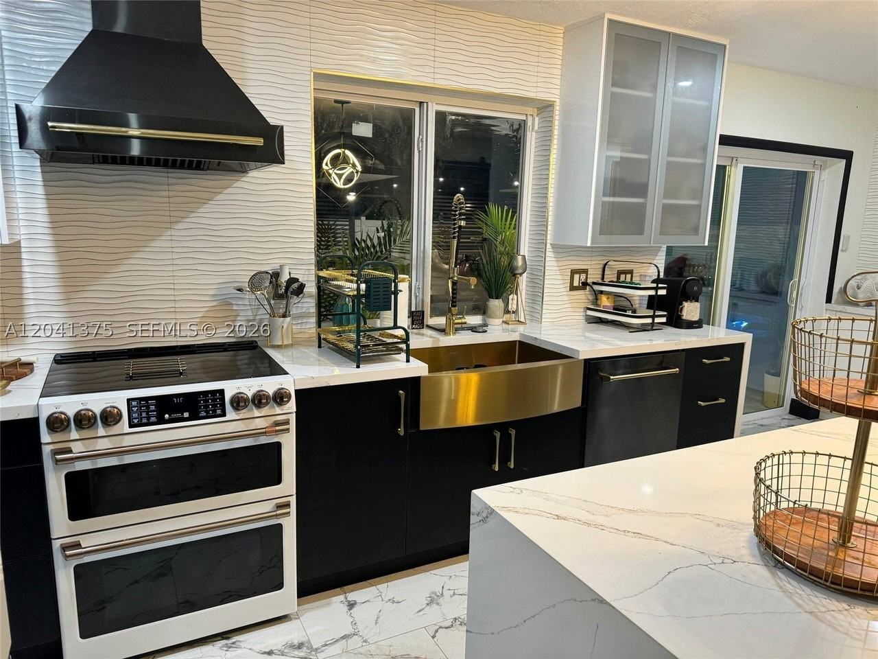 6453 Meade St #1 - Photo 4 of 20