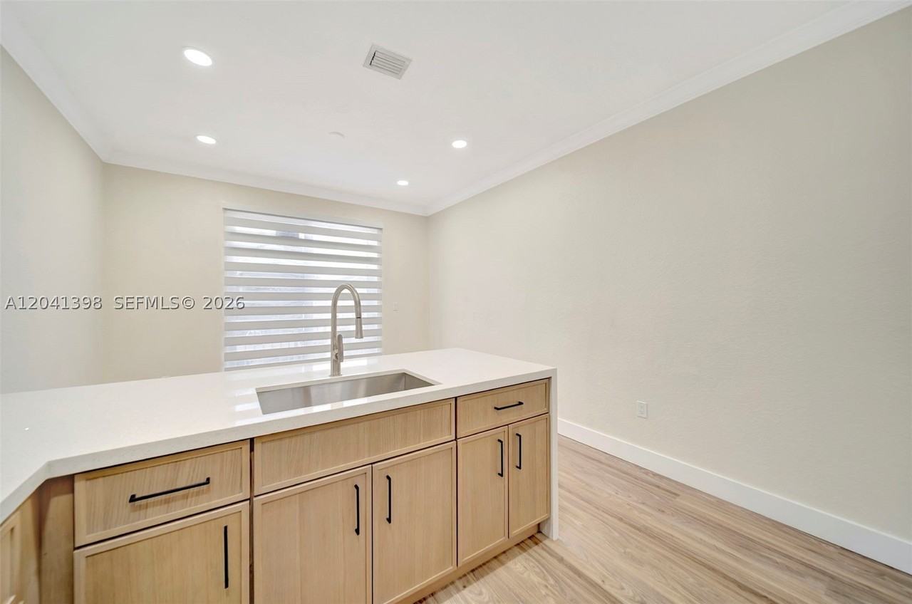 17620 Nw 73rd Ave #205-17 - Photo 4 of 24