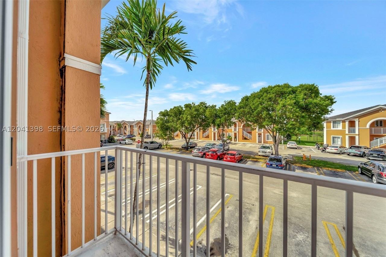17620 Nw 73rd Ave #205-17 - Photo 5 of 24