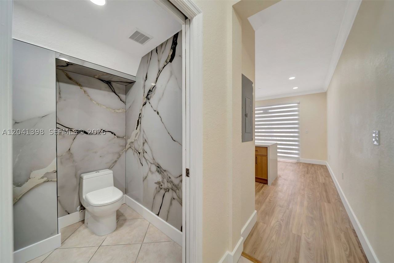 17620 Nw 73rd Ave #205-17 - Photo 6 of 24