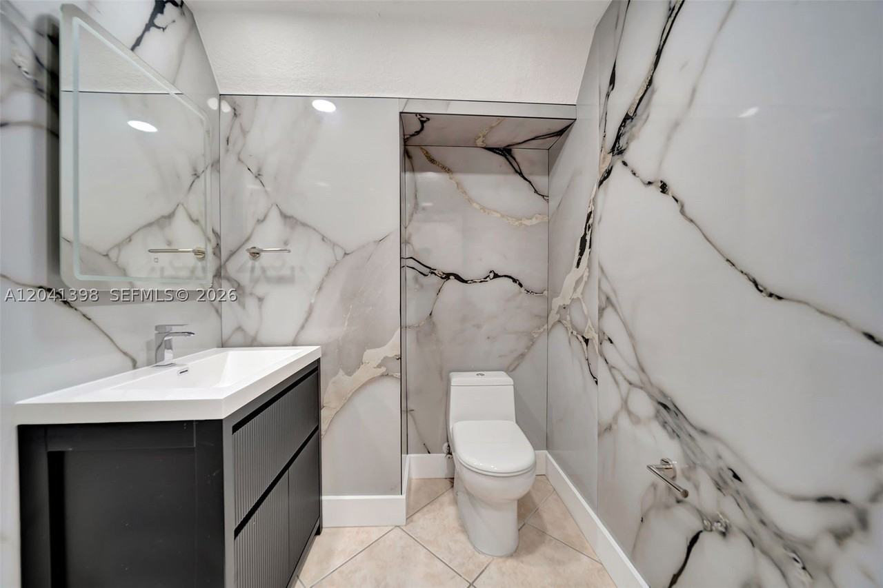 17620 Nw 73rd Ave #205-17 - Photo 7 of 24