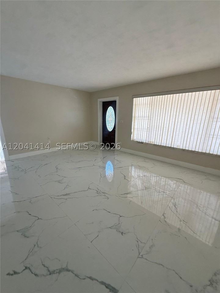 2600 Nw 112th St #1 - Photo 7 of 9