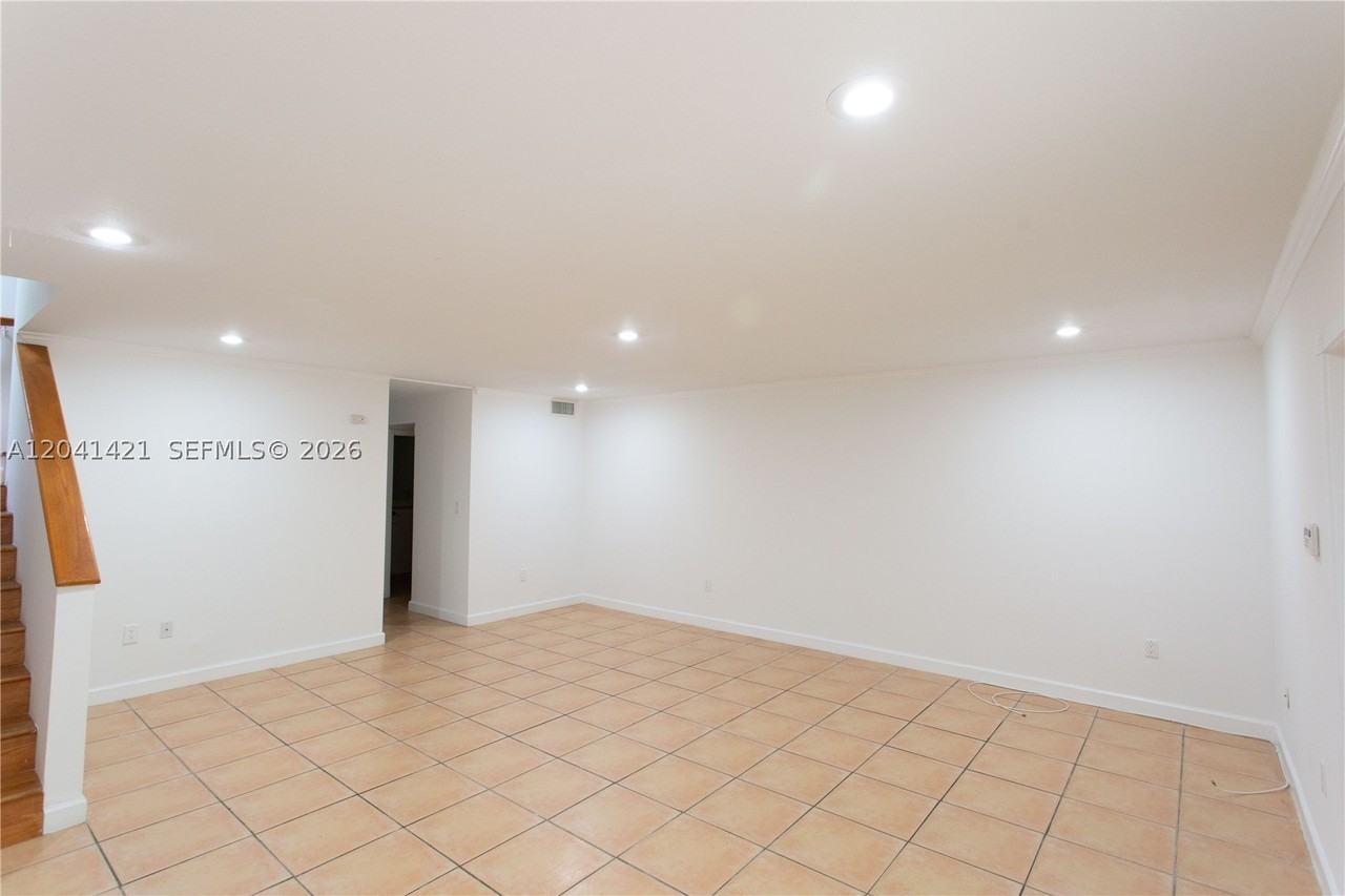 2919 Virginia St - Photo 3 of 12