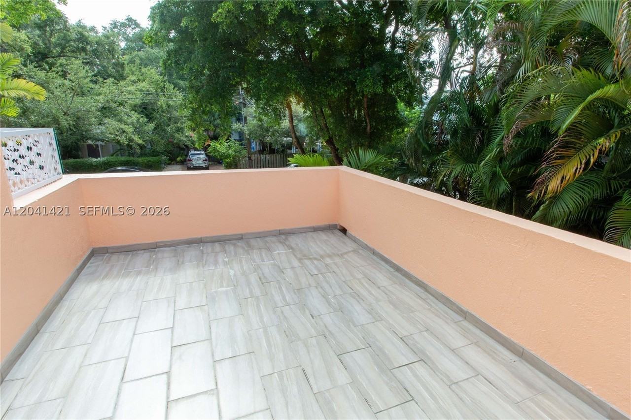 2919 Virginia St - Photo 6 of 12