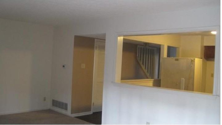 1703 Virginia Court - Photo 2 of 15