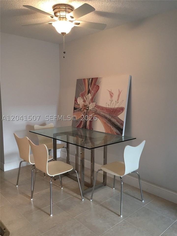 165 Ellesmere C #C - Photo 2 of 8