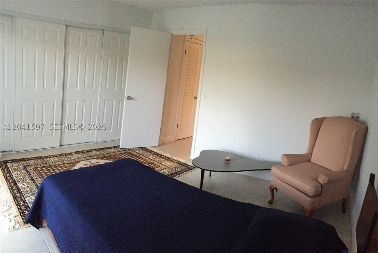 165 Ellesmere C #C - Photo 5 of 8