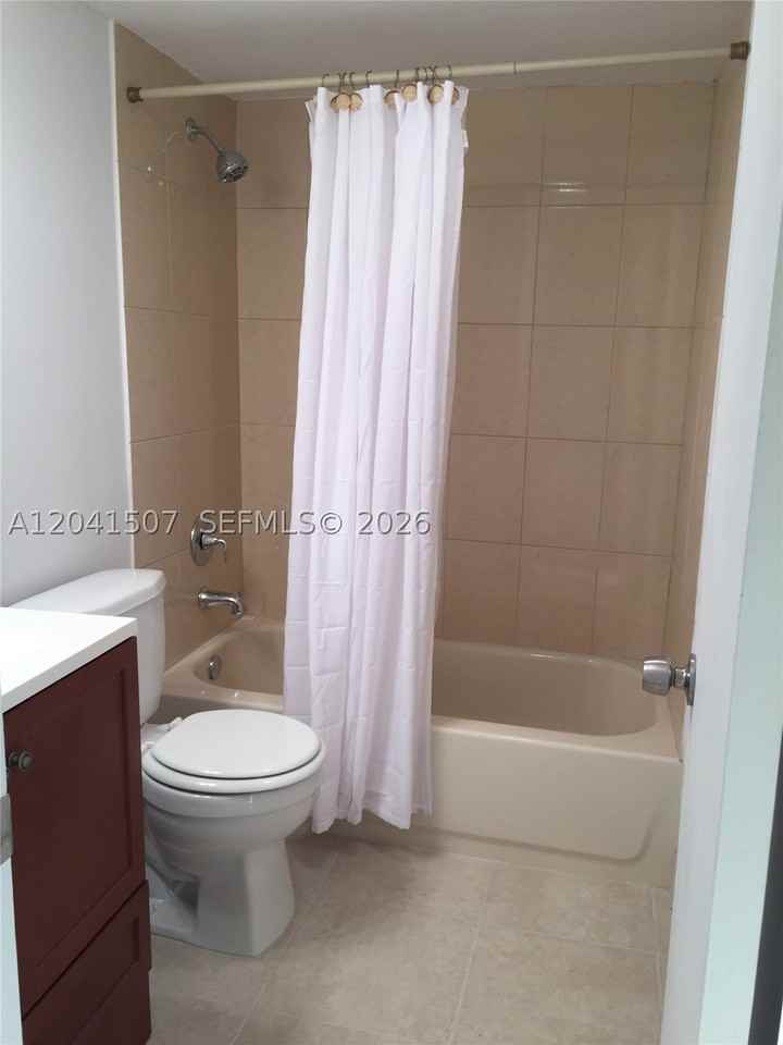 165 Ellesmere C #C - Photo 6 of 8