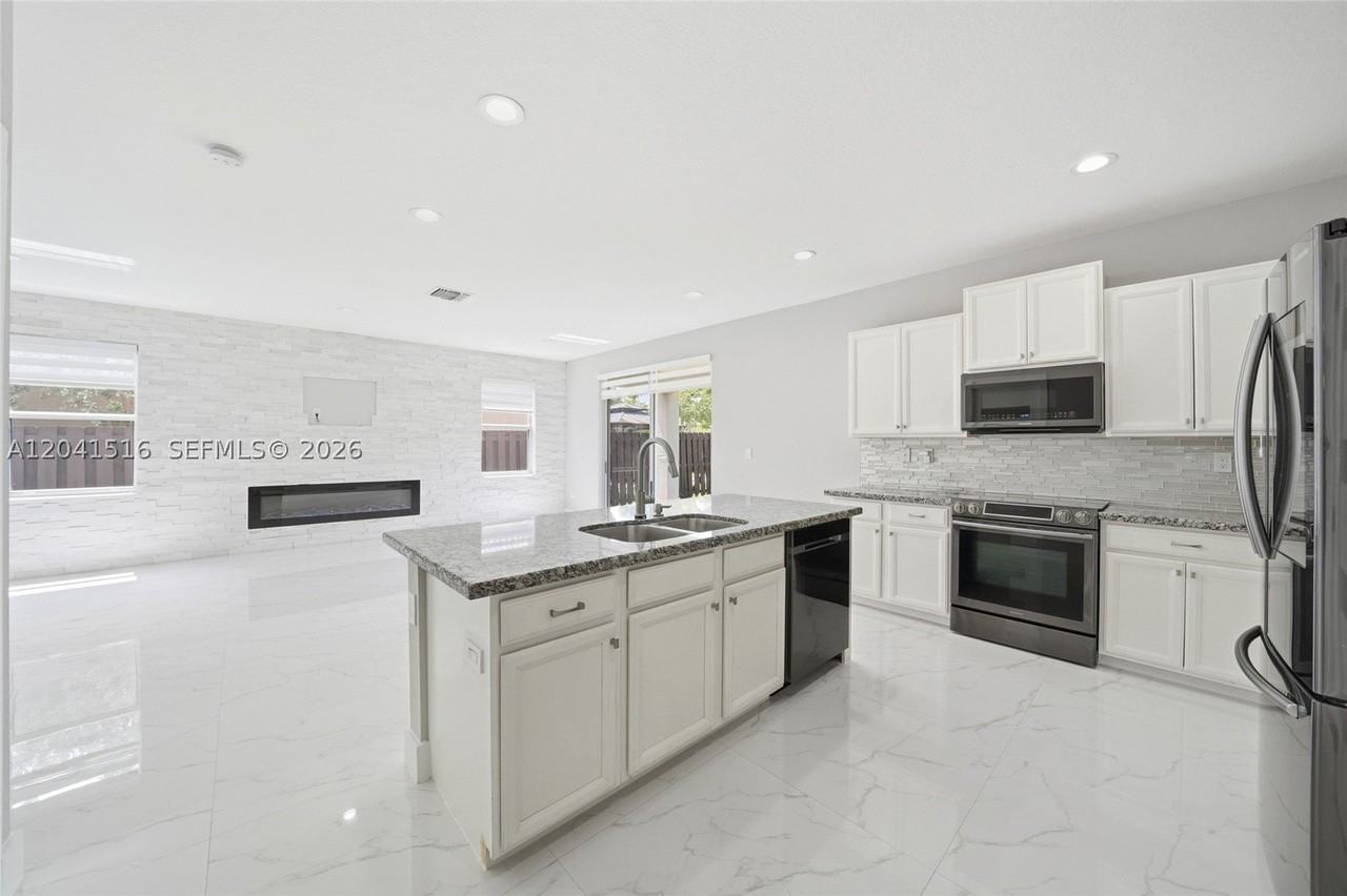 4107 Ne 20th St #4107 - Photo 5 of 33