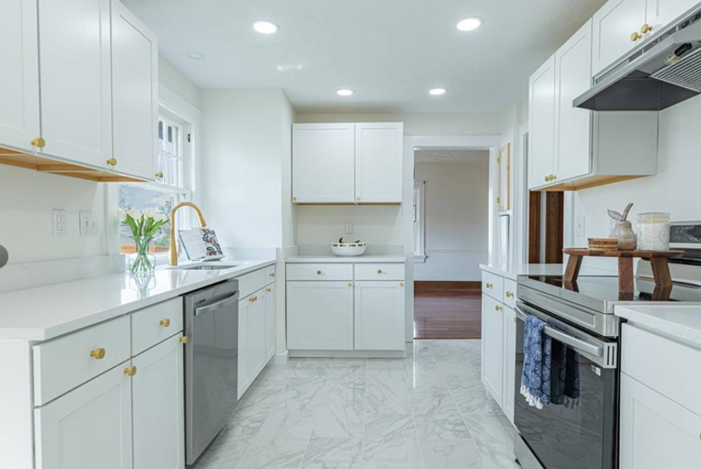 9 Wiltshire Boulevard - Photo 6 of 15