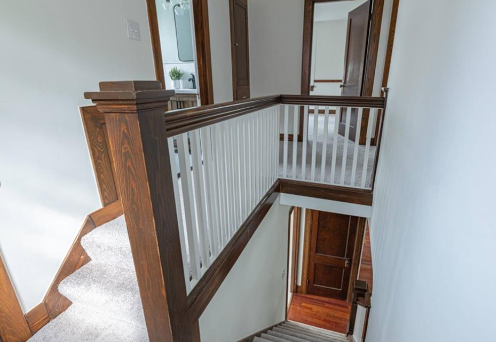 9 Wiltshire Boulevard - Photo 7 of 15