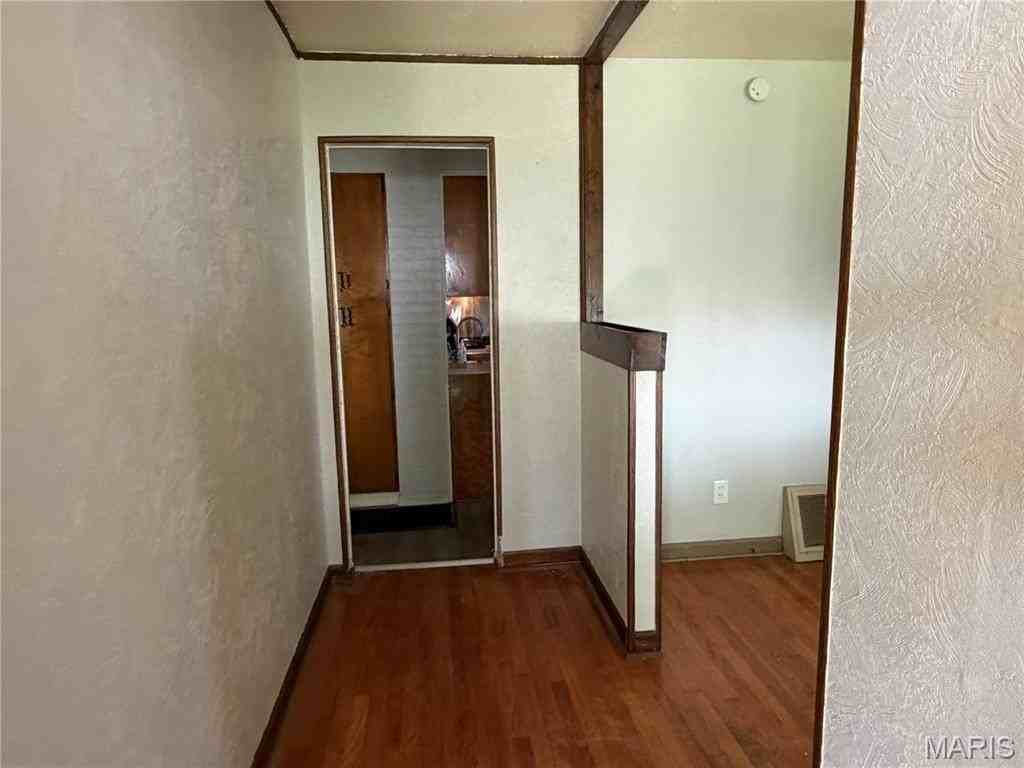 2456 Wieck Dr - Photo 3 of 18