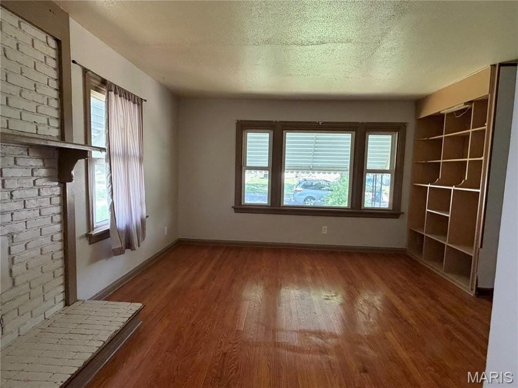 2456 Wieck Dr - Photo 4 of 18