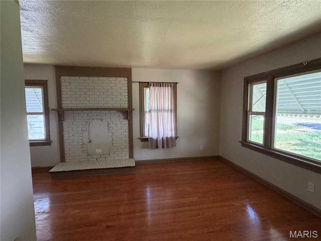 2456 Wieck Dr - Photo 5 of 18
