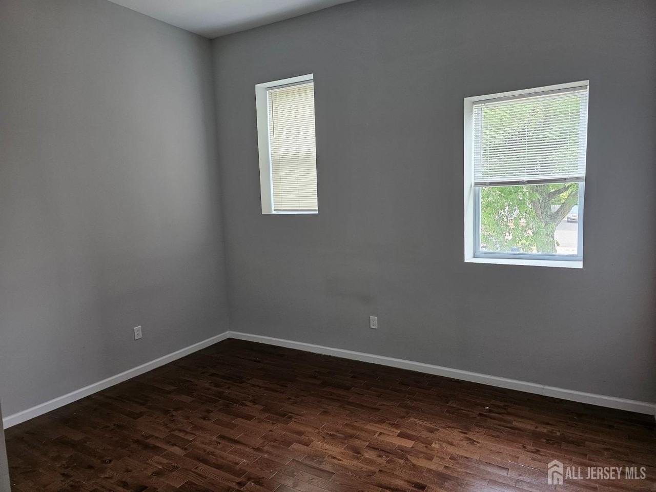 33 2nd St - Photo 6 of 10