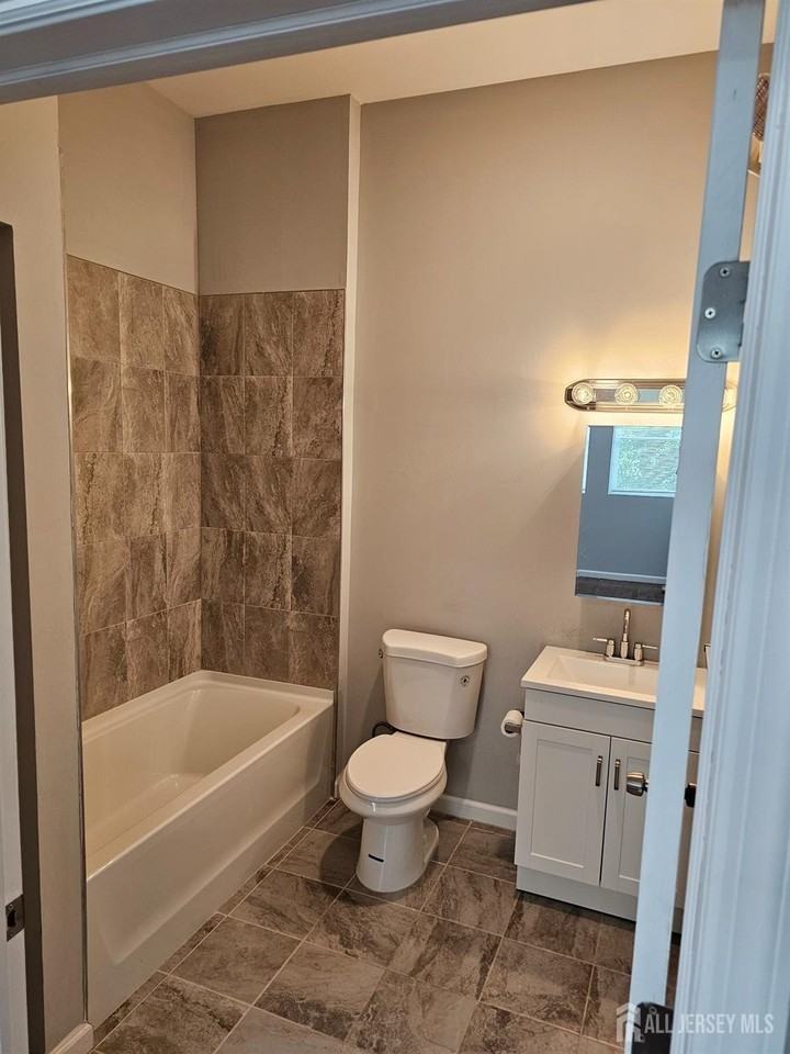 33 2nd St - Photo 7 of 10