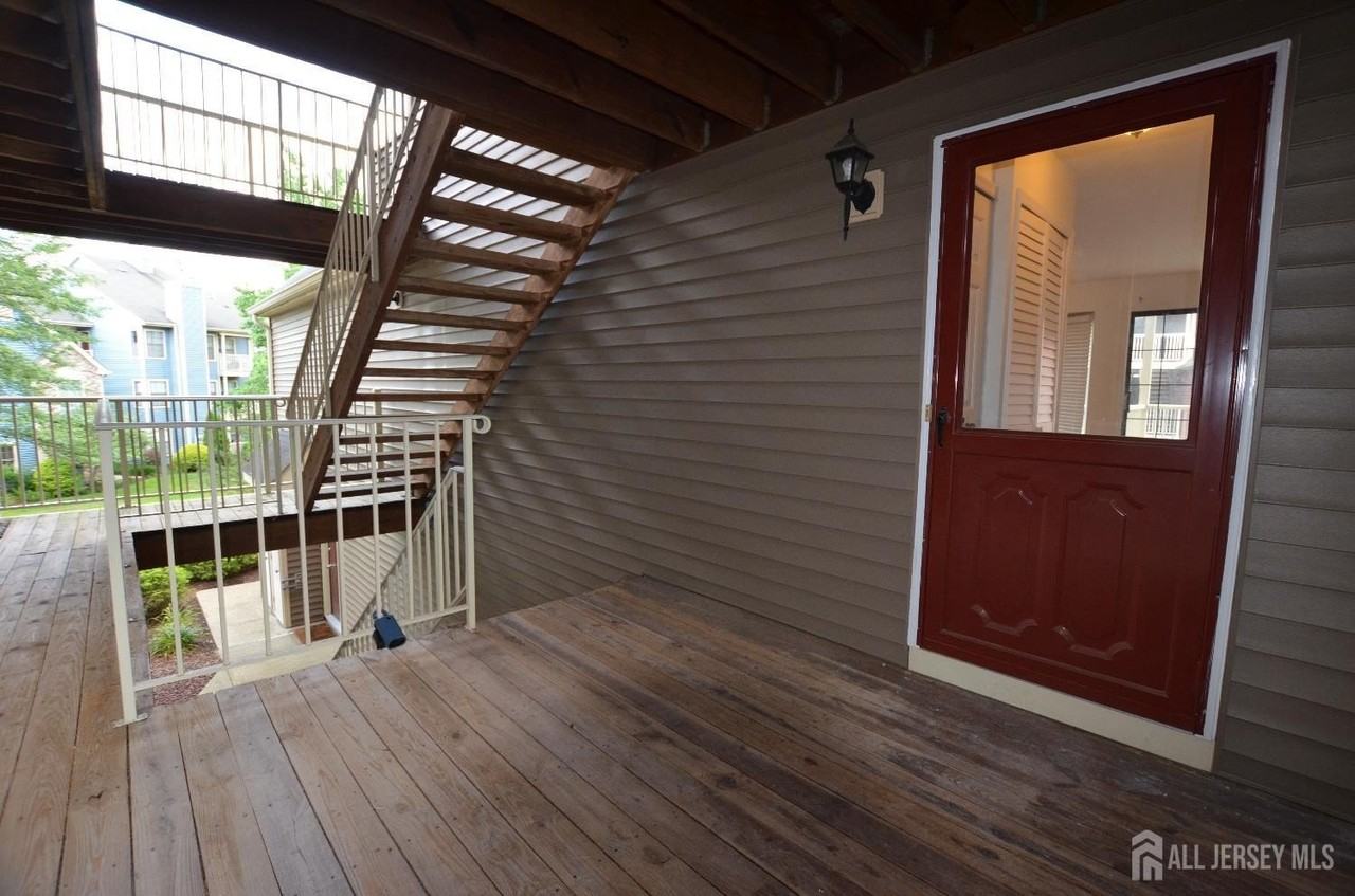 14 Lear Ct - Photo 5 of 26