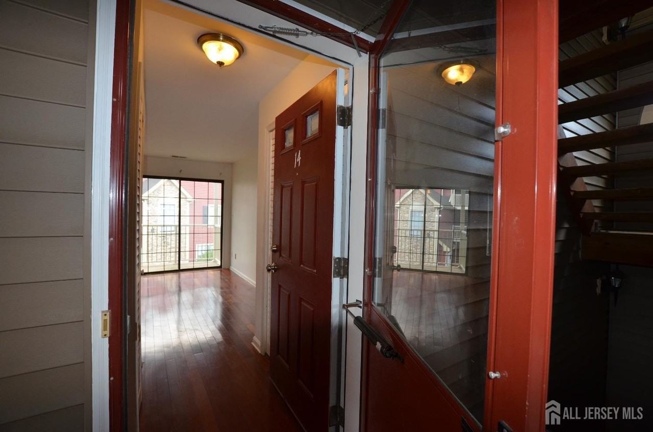 14 Lear Ct - Photo 6 of 26