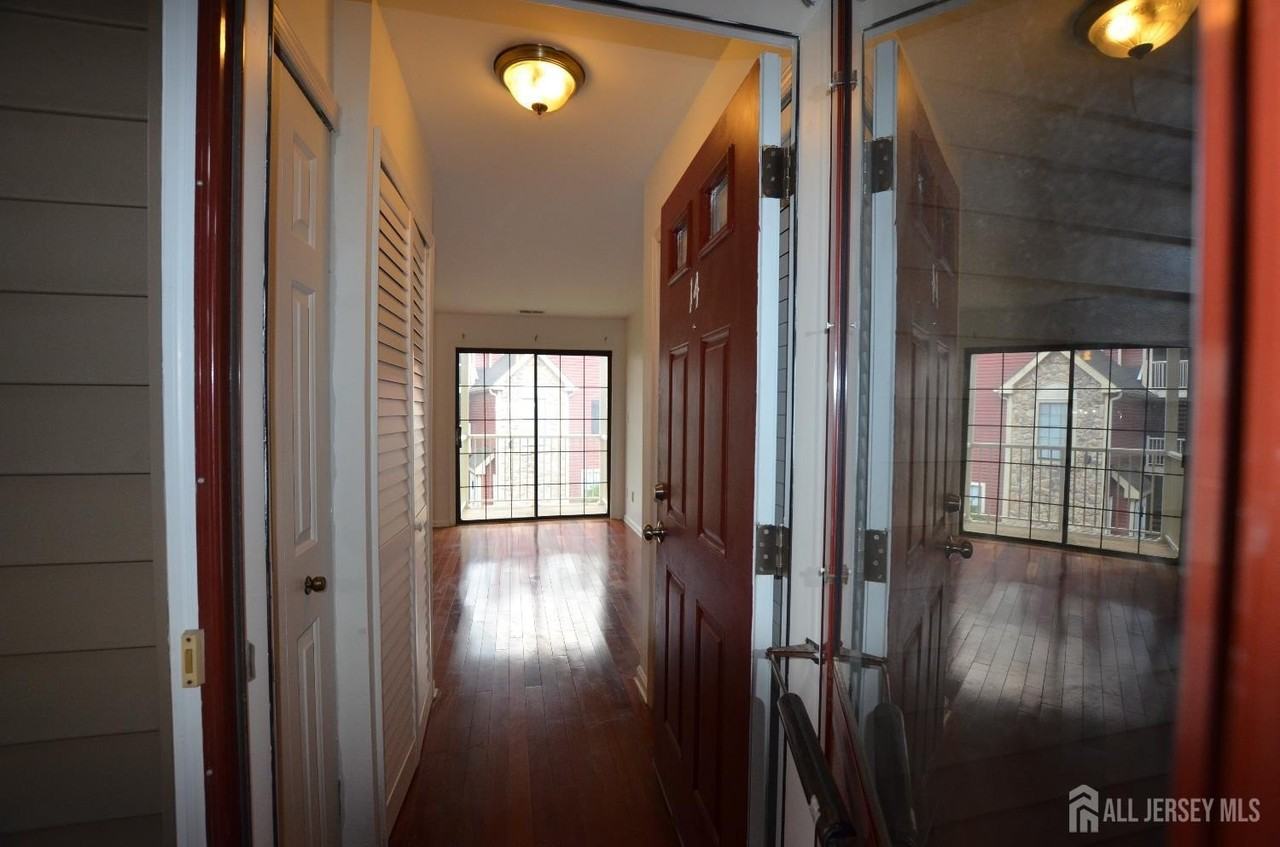 14 Lear Ct - Photo 7 of 26