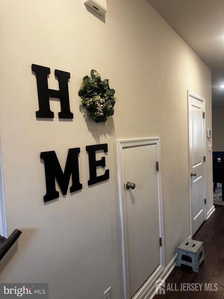 8 Peregrine Way - Photo 2 of 15
