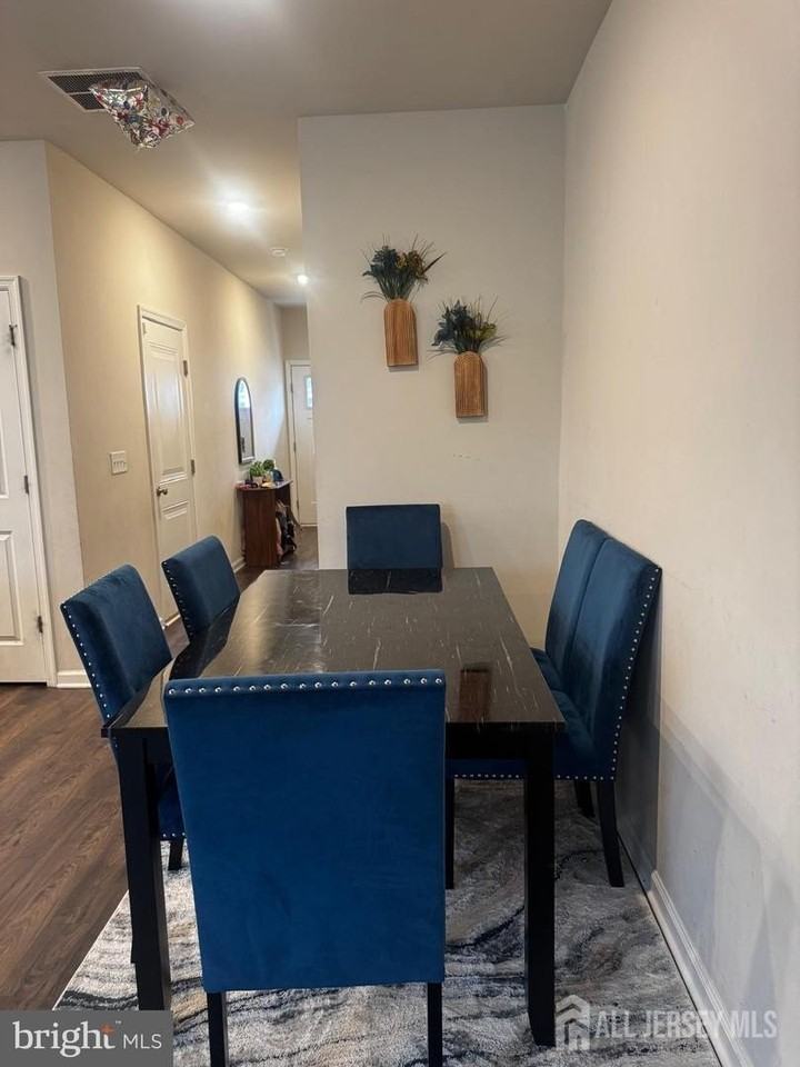8 Peregrine Way - Photo 7 of 15