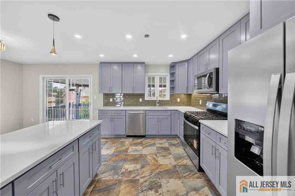 19 Harris St - Photo 2 of 16