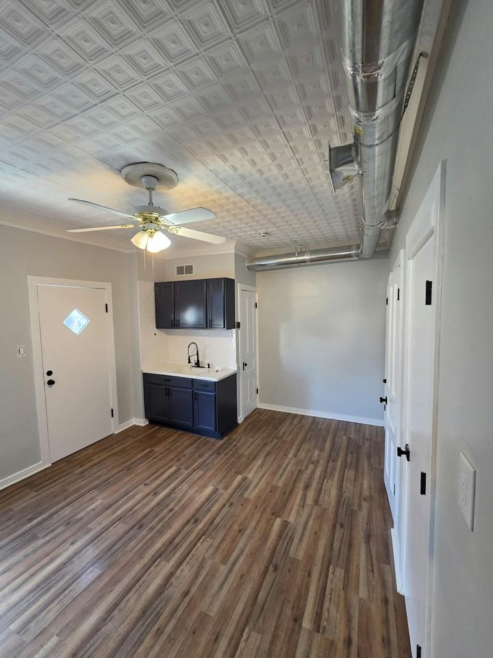 3611 S Wood St, Unit 2R - Photo 4 of 24
