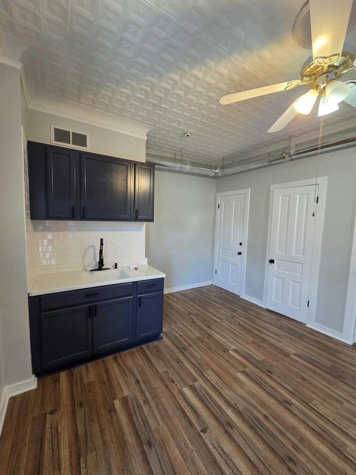 3611 S Wood St, Unit 2R - Photo 5 of 24
