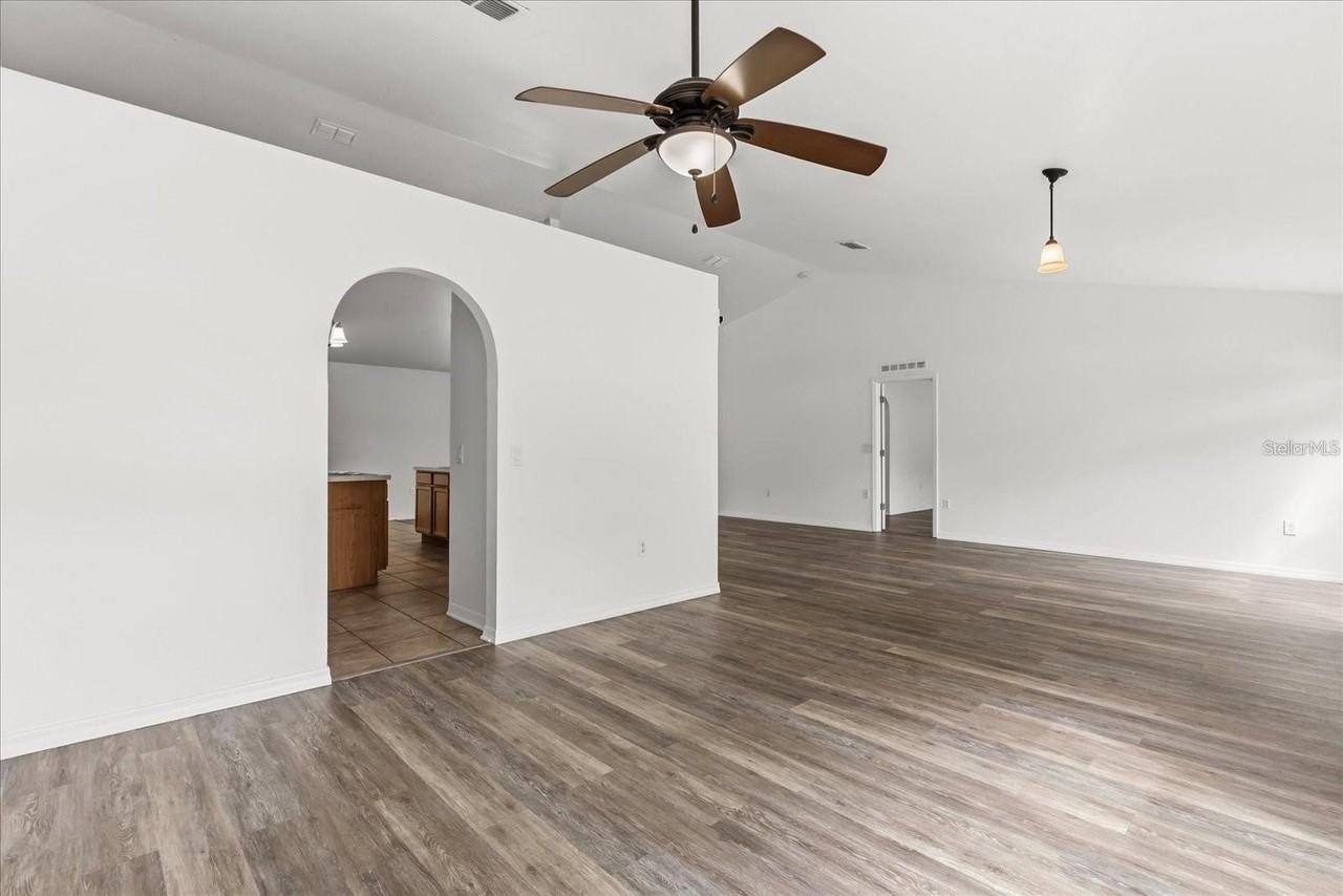 1500 Daybreak Dr - Photo 5 of 37