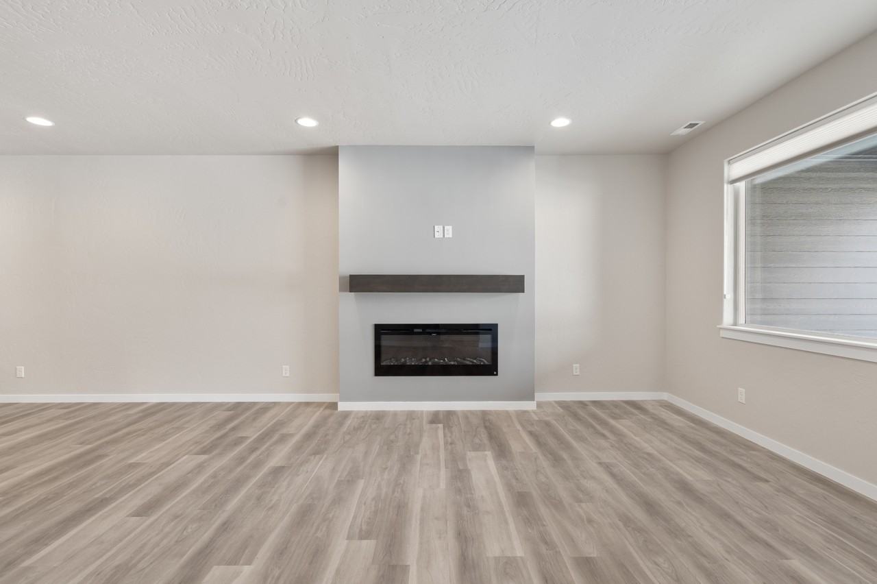 1319 N Tschirley Rd #1 - Photo 5 of 23