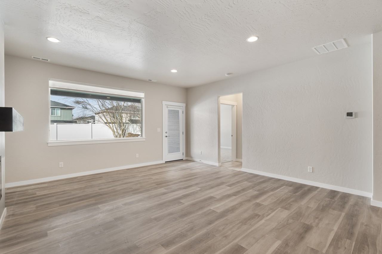 1319 N Tschirley Rd #1 - Photo 6 of 23