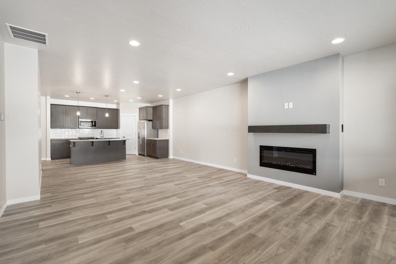 1319 N Tschirley Rd #1 - Photo 7 of 23