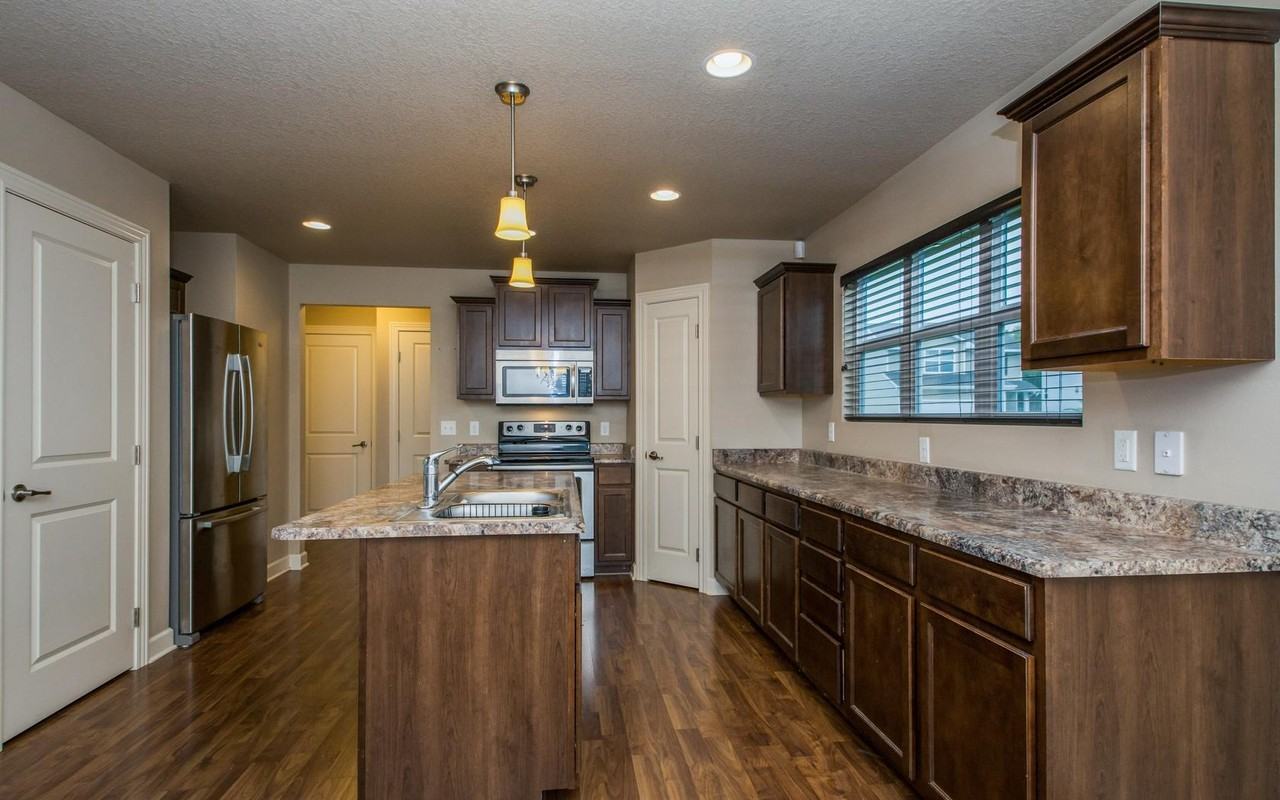 3500 Park Side Dr #1 - Photo 4 of 17