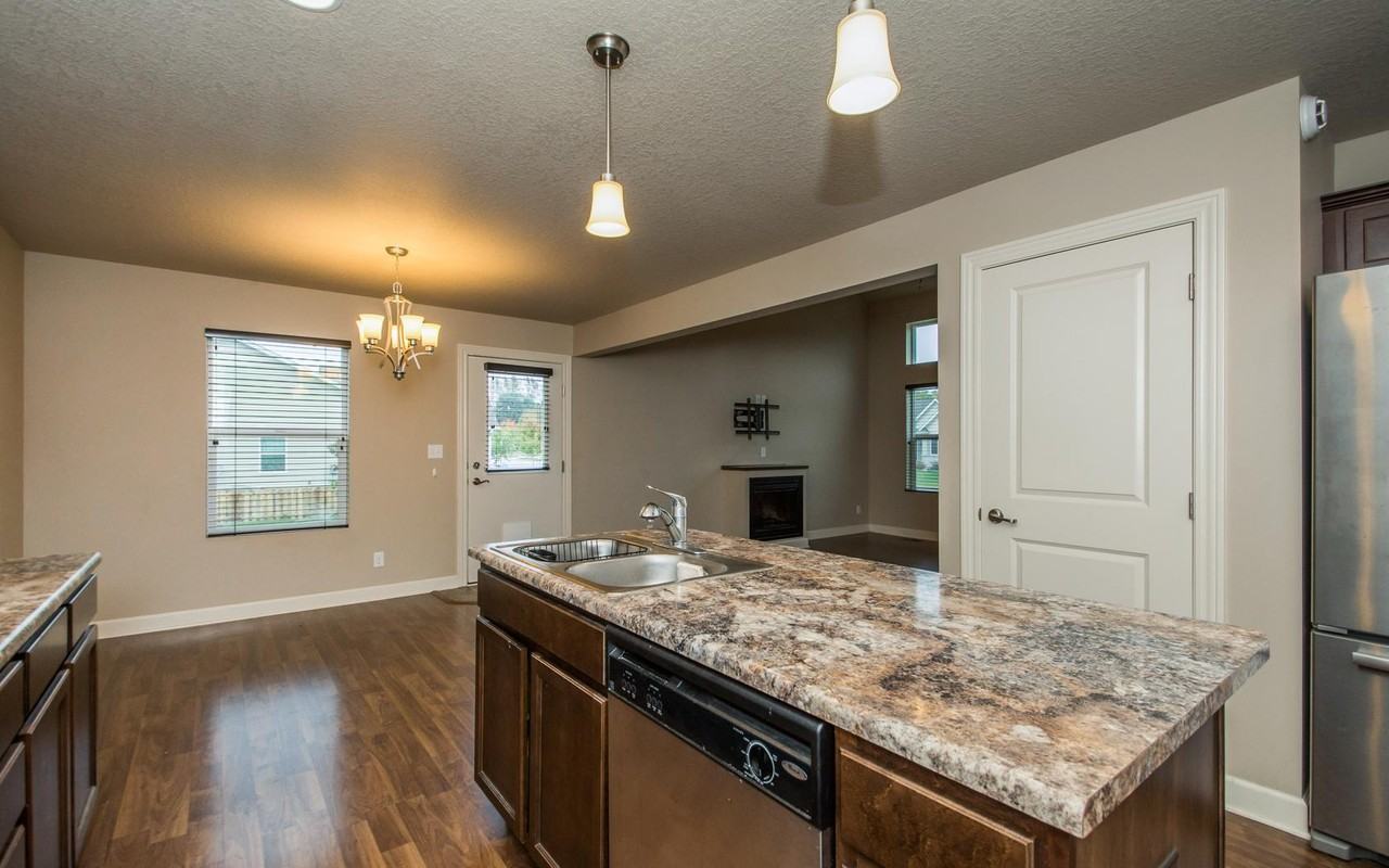 3500 Park Side Dr #1 - Photo 5 of 17