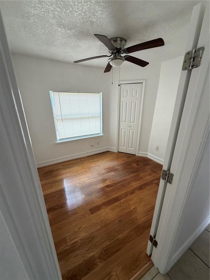 1130 Florence Ave - Photo 6 of 10