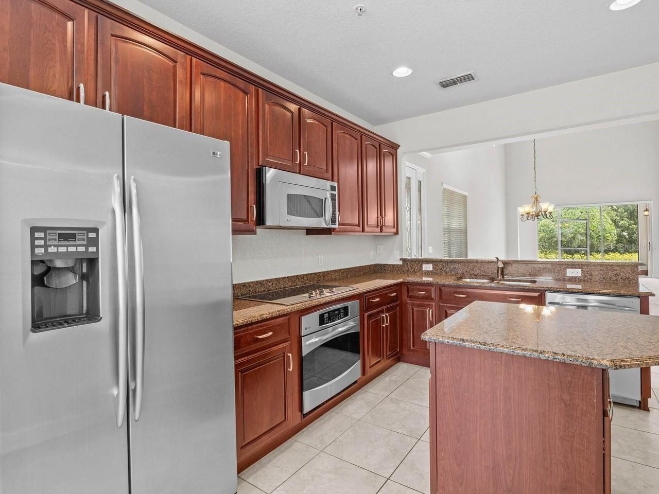 1406 Milledge Ln - Photo 7 of 35