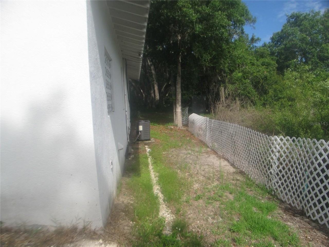 4847 Eagles Nest Rd - Photo 6 of 21