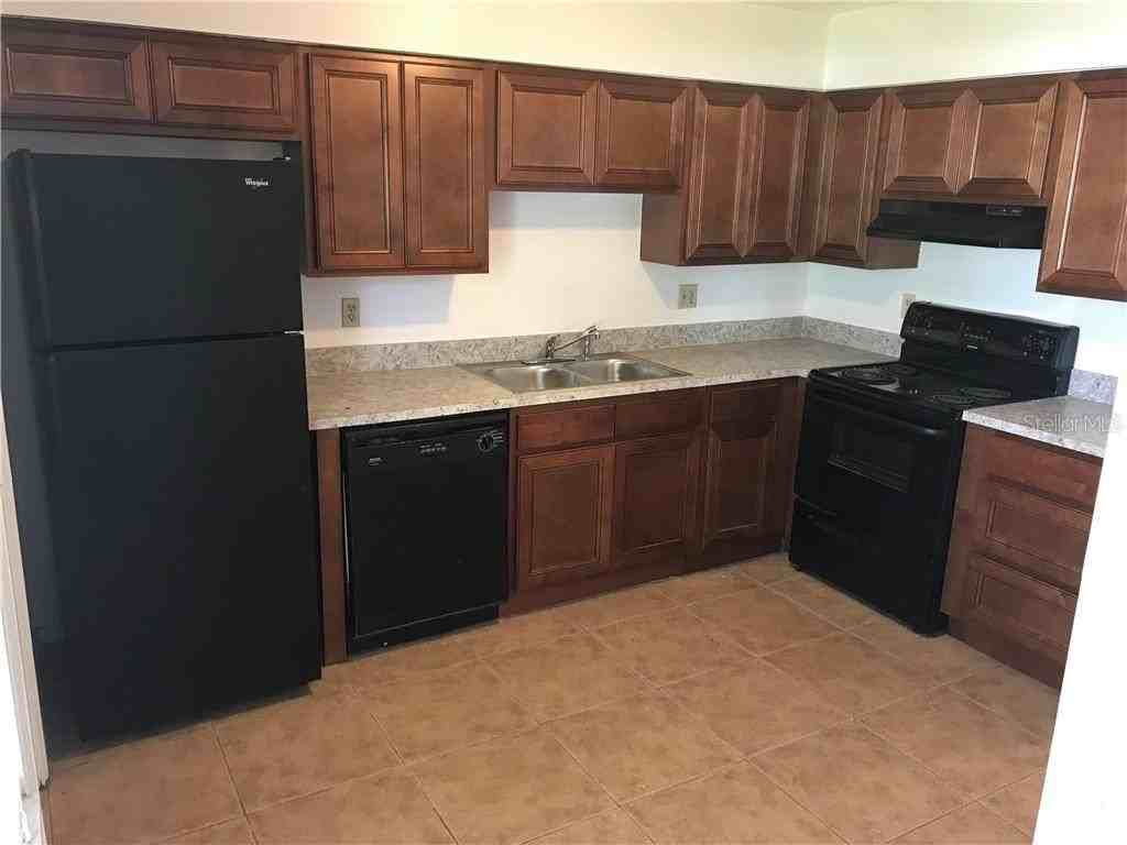 2415 Cedar Ave #B - Photo 4 of 15