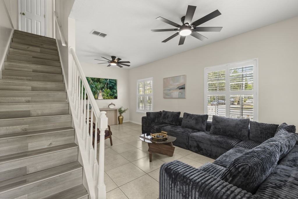 809 N Fern Creek Avenue - Photo 2 of 24