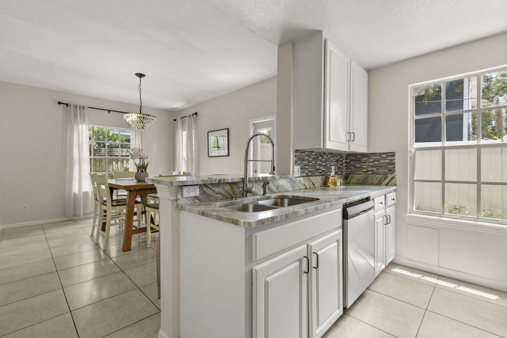 809 N Fern Creek Avenue - Photo 7 of 24