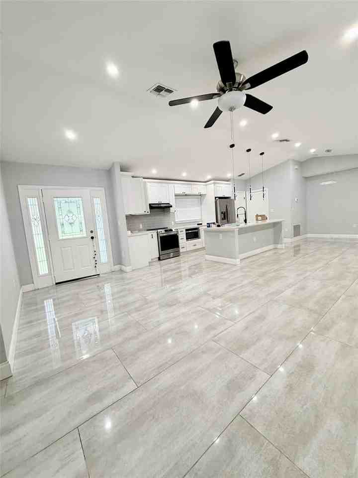1543 Heather Way - Photo 4 of 18